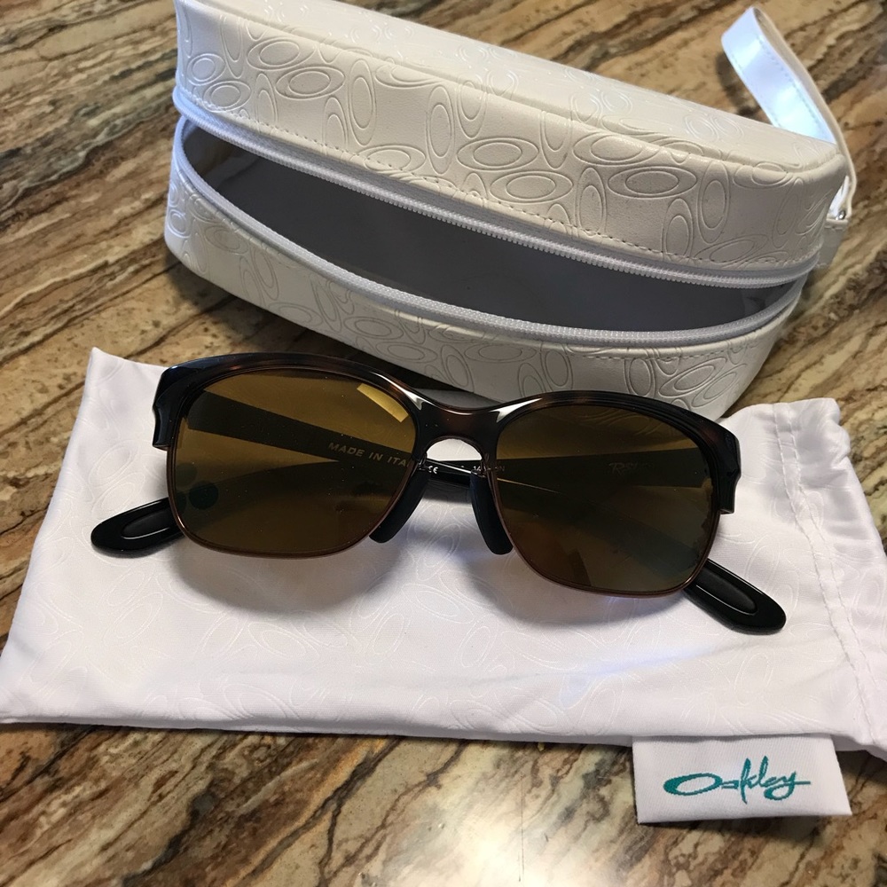 Oakley RSVP women’s sunglasses